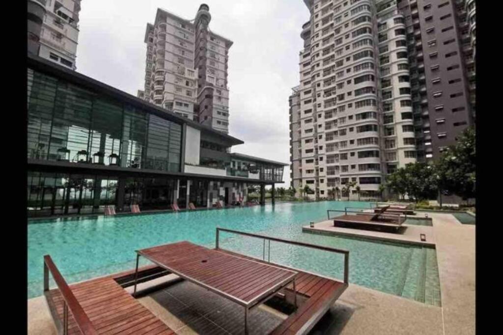 Comfort Living @ Ara Damansara Apartment Petaling Jaya Exterior photo